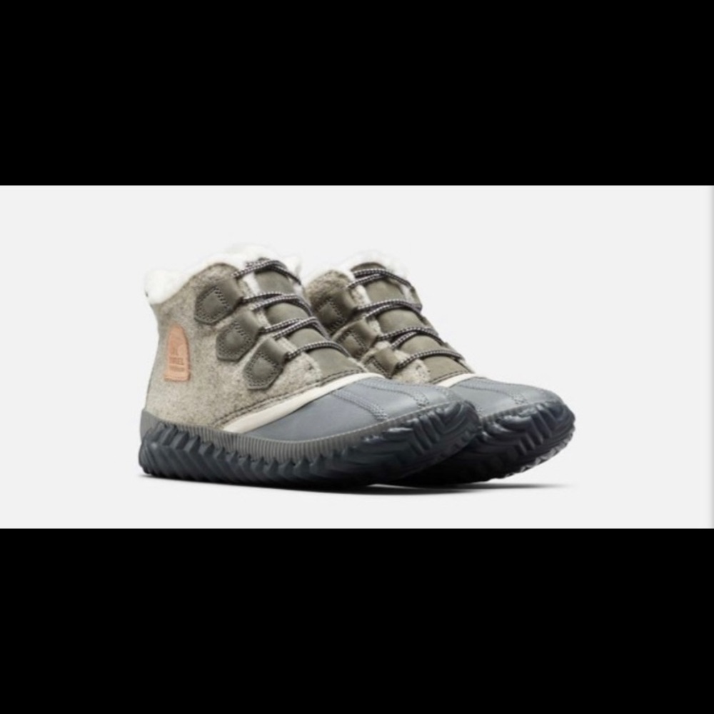 SOLD Sorel Out and About size 8